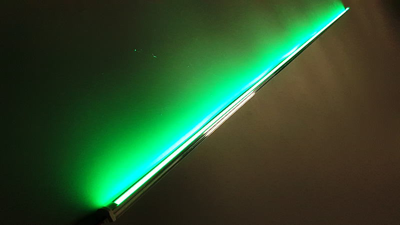초록빛 LED바 색상